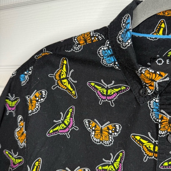 Empyre Short Sleeve Button Down Shirt  Colorful Butterfly Pattern Size Large GUC - Picture 2 of 6